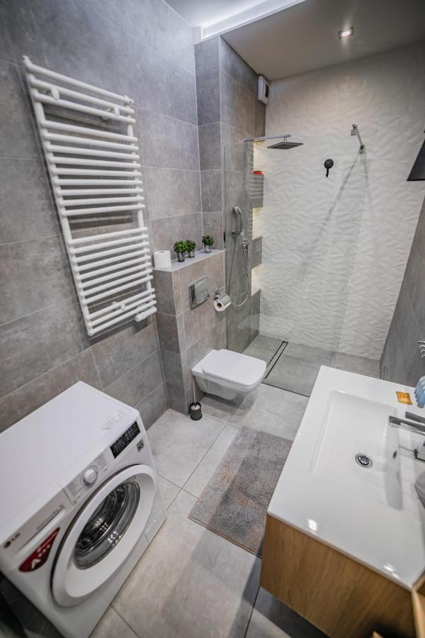 Nullo 3-Bedroom Apartment クラクフ エクステリア 写真